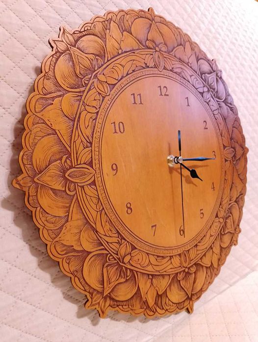 Zegar ścienny wykonany grawerem laserowym duży 36 cm