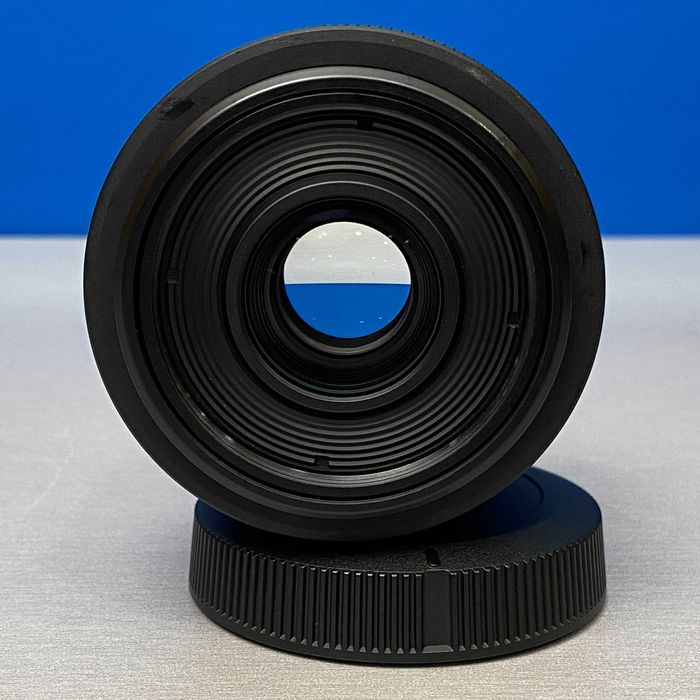 Canon RF 35mm f/1.8 Macro IS STM