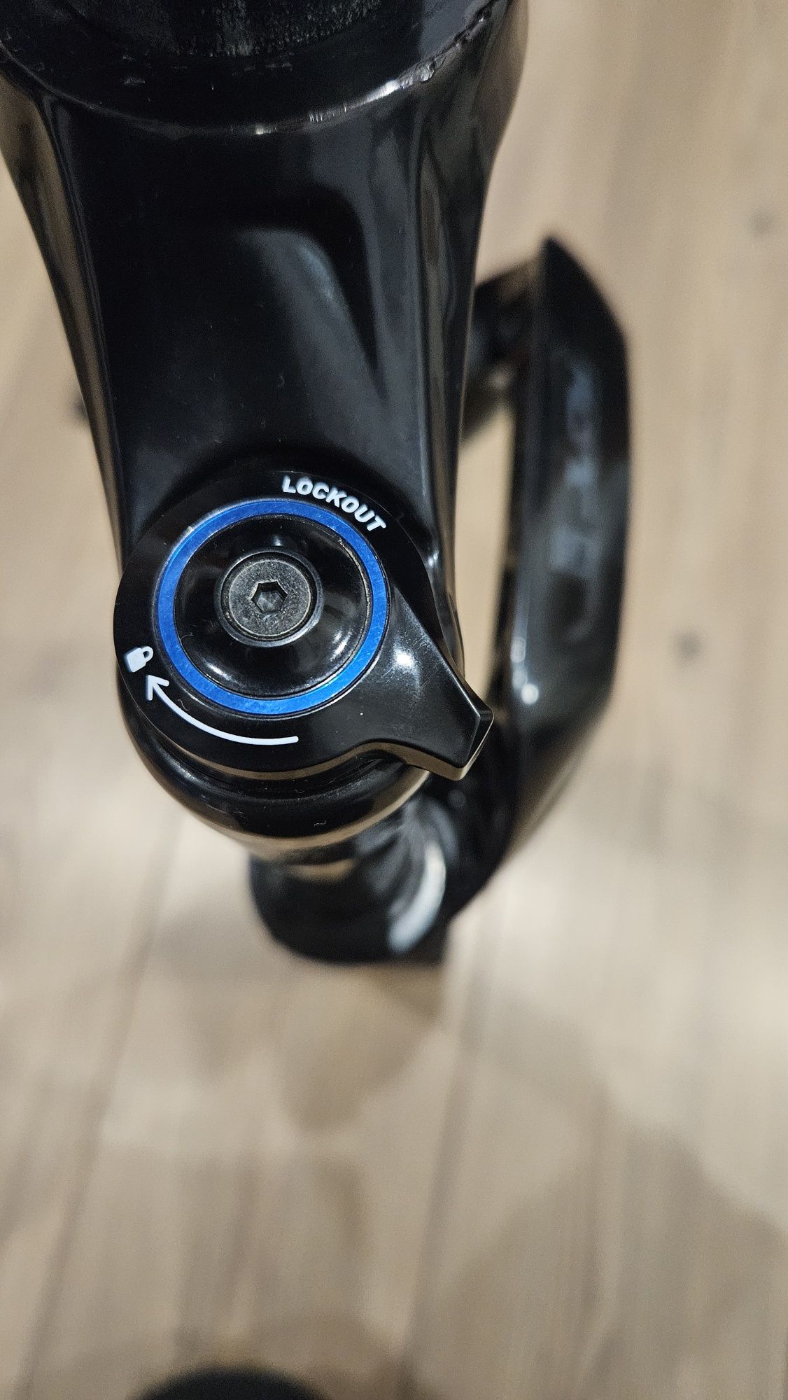 Amortyzator powietrzny Rock Shox Judy