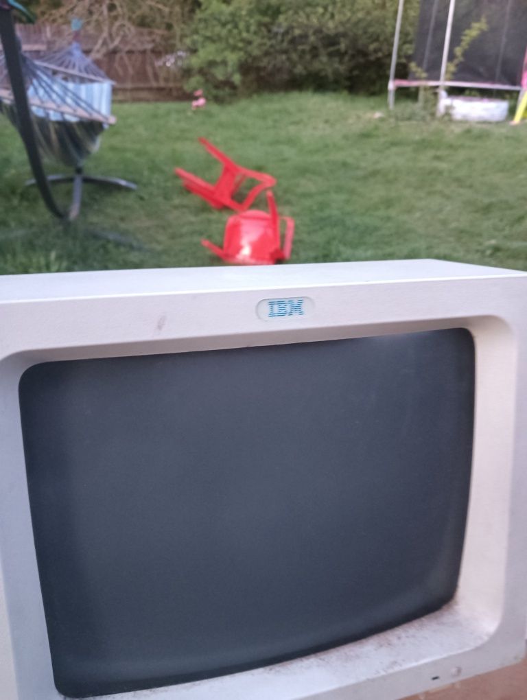 Stary Komputer IBM ps/1 z 1992 Roku