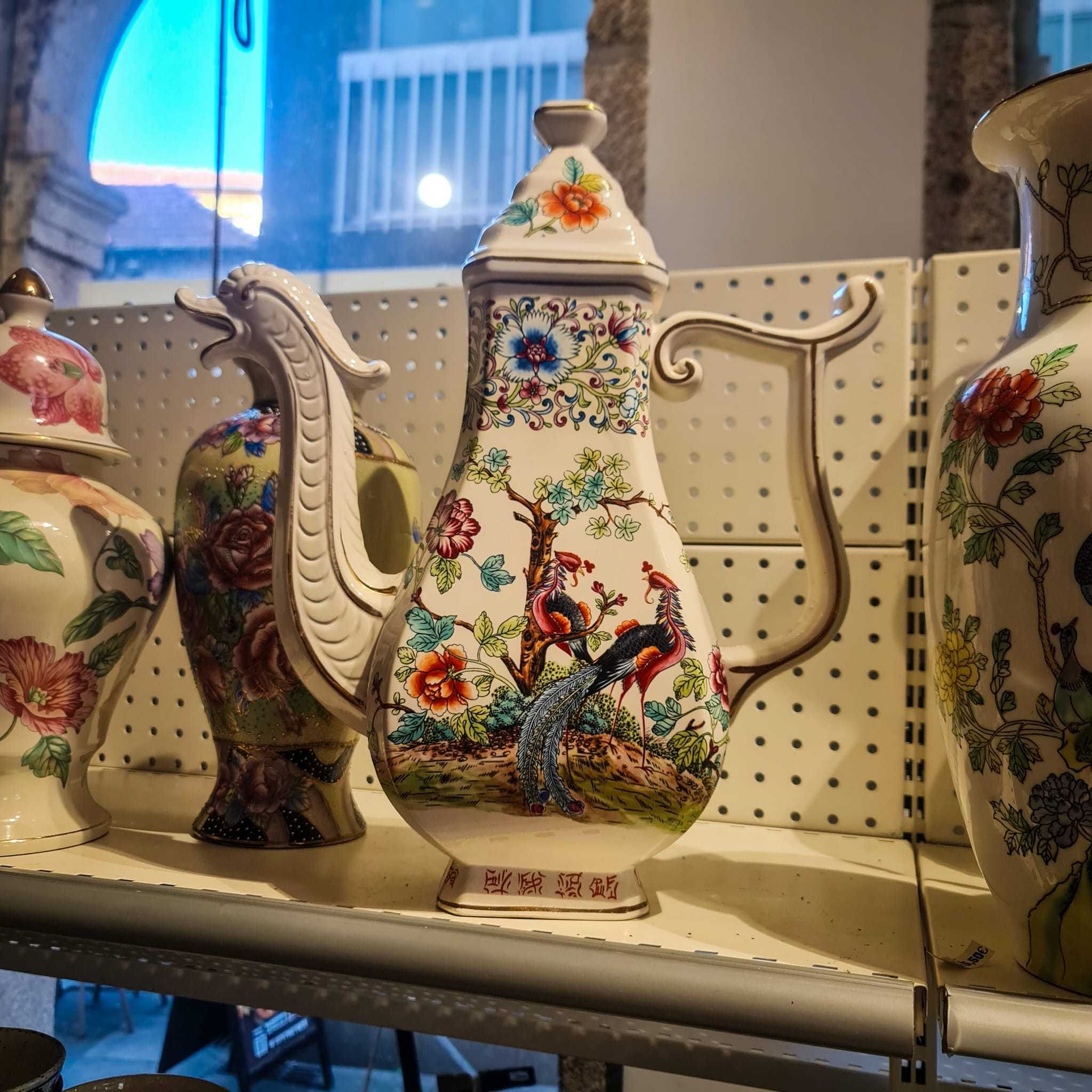 Bule Decorativo Oriental Porcelana Faisões e Caligrafia