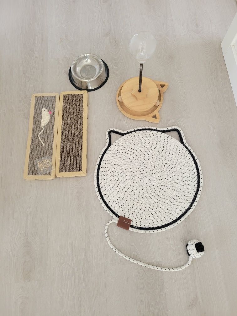 Vários artigos para gato