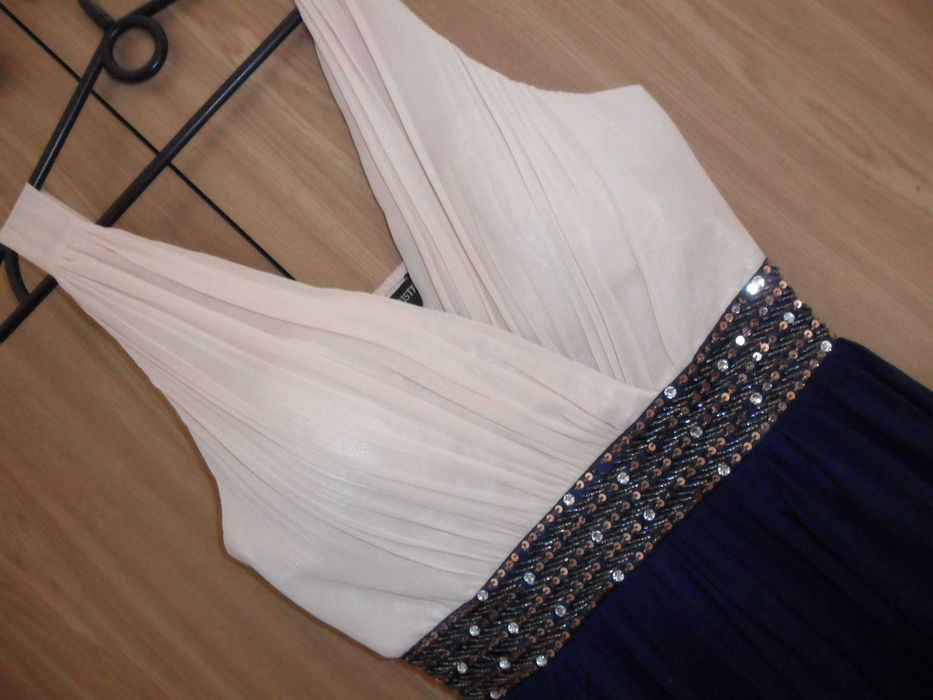 Нарядное, красивое платье 44-46 р.