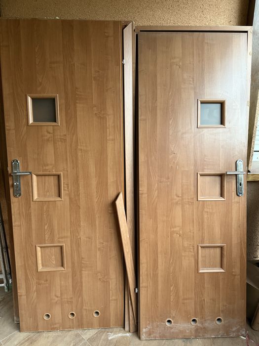 2 sztuki drzwi lazienkowe lewe prawe 70cm futryna