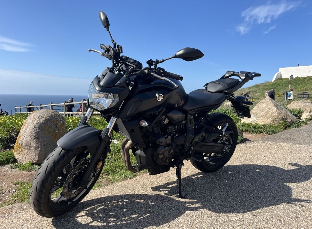 Vendo mota MT07 excelente estado