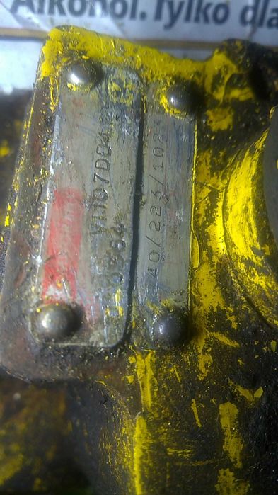 rozdzielacz hydrauliki z dźwigniami sterującymi JCB3 koparko-ładowarka