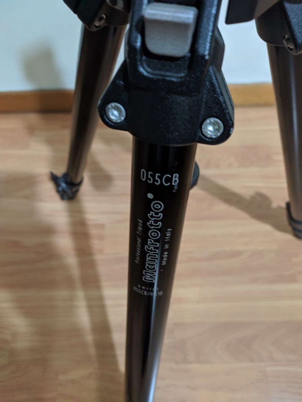 Tripé Manfrotto 055CB