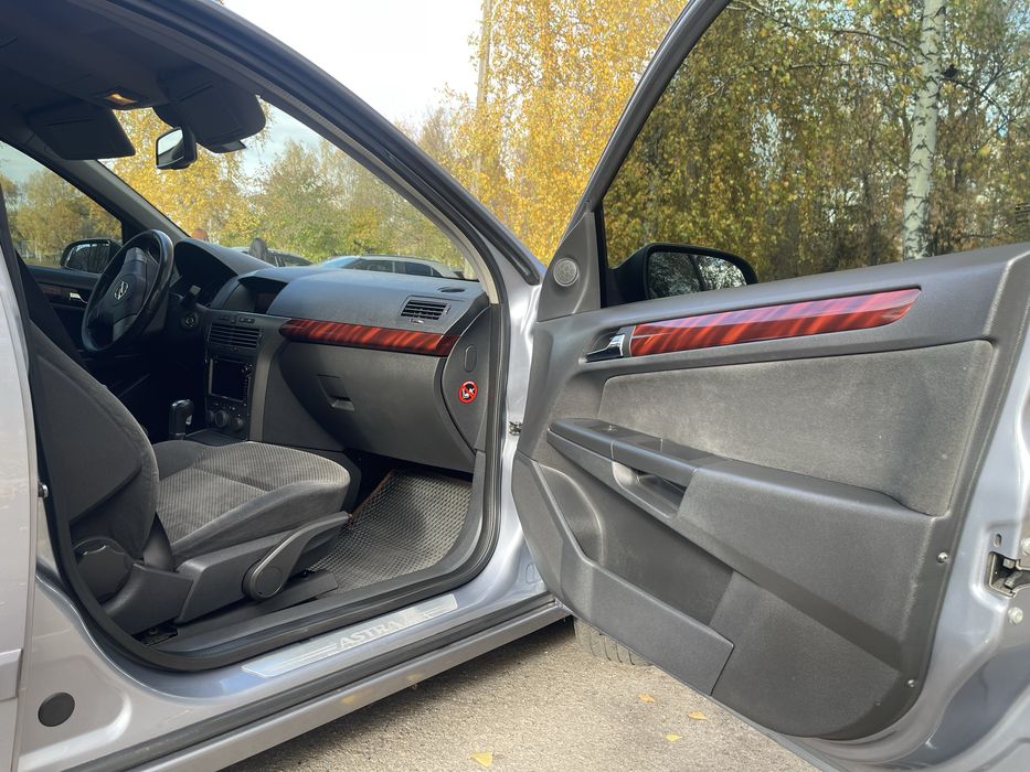 Opel Astra h 1.8 автомат