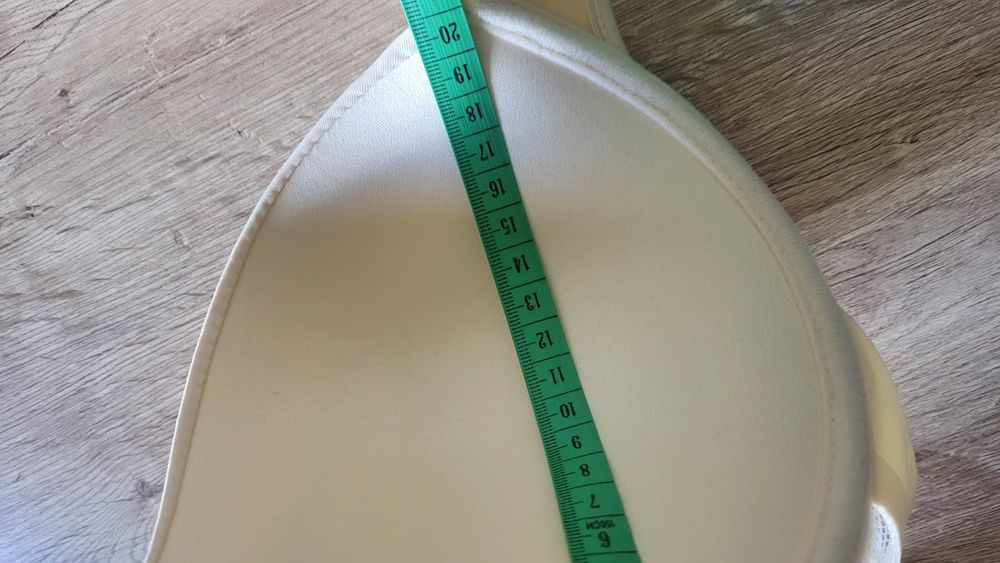 Продаю бюст,розмір 90С