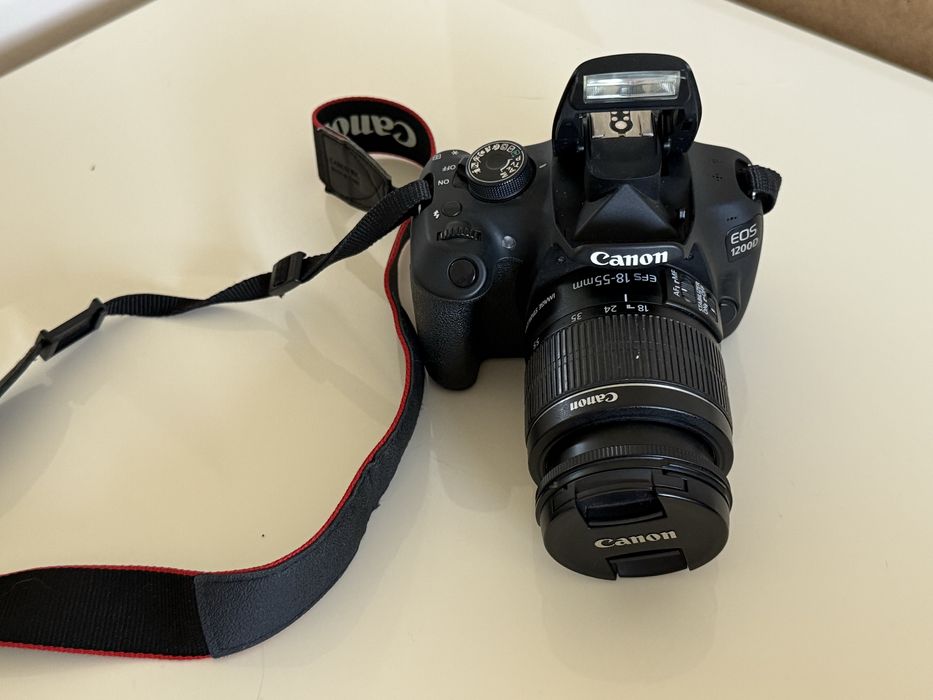 Фотоапарат Canon 1200d з обʼєктивом 18-55