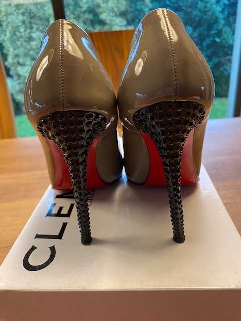 Szpileczki lakierowane