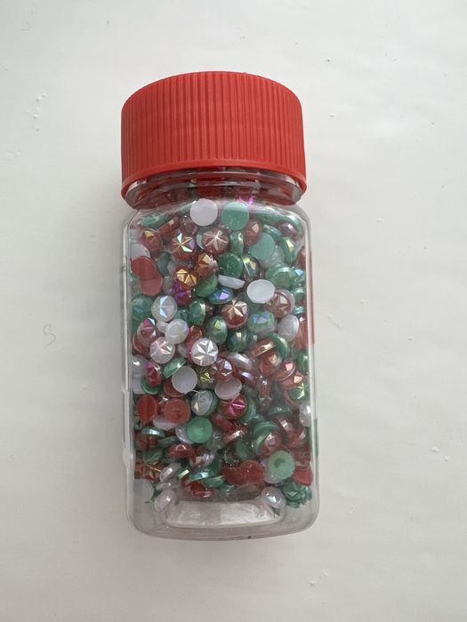 Стрази для рукоділля,для прикрашання ялинкових іграшок.