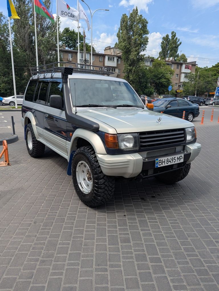 Mitsubishi Pajero 2