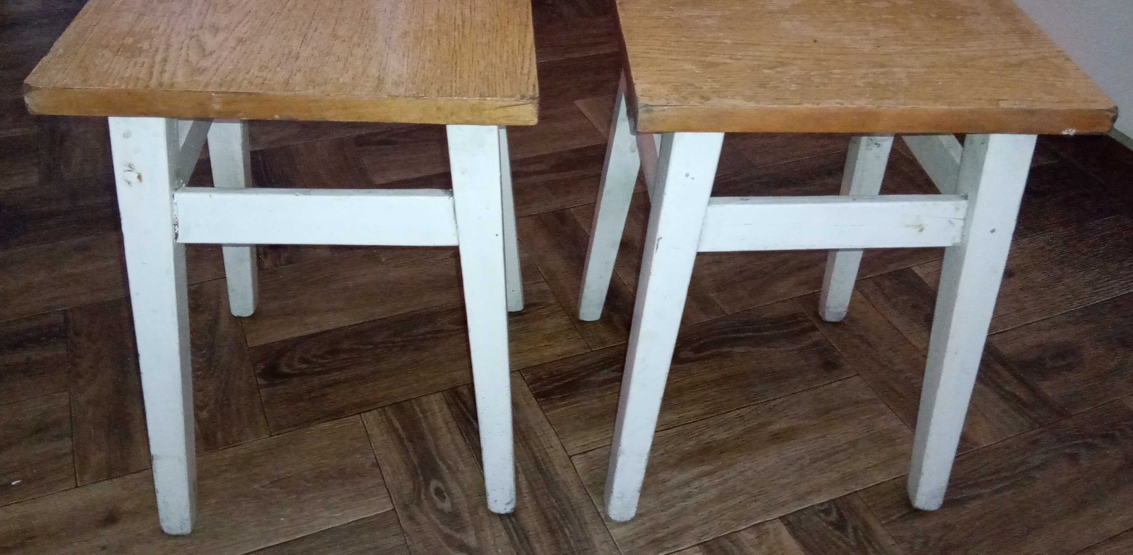 Drewno stołek taboret PRL