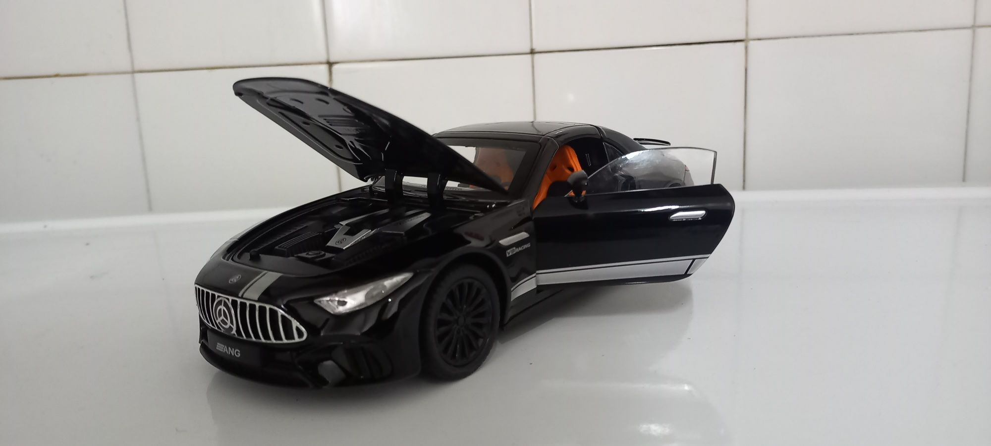 Mercedes SL 63 Black Esc 1/24