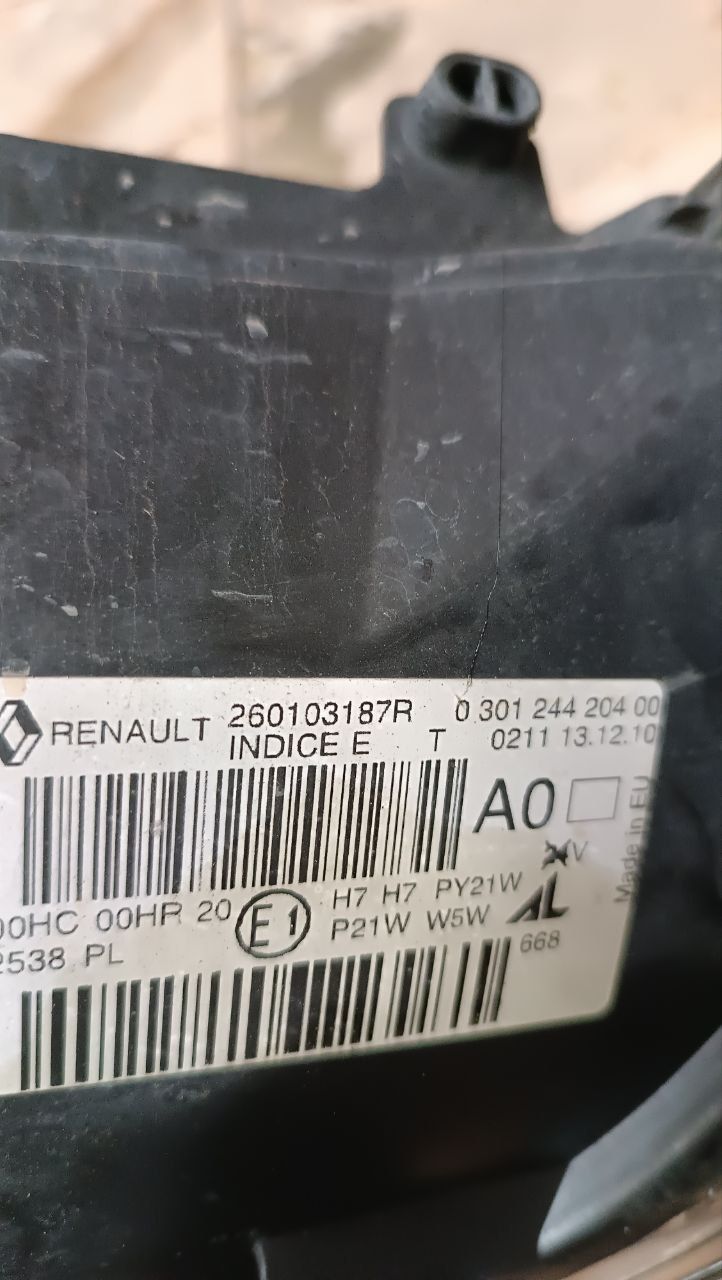 Фара передня права Renault Megane 3, 2008 -2016рік, 260103187R