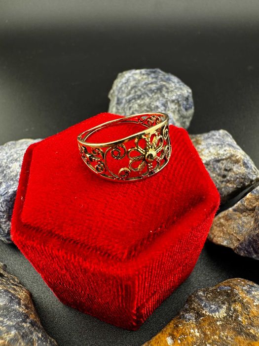 Złoty Pierścionek z Kwiatowym Motywem | JAK NOWY | 585 | 1.79g