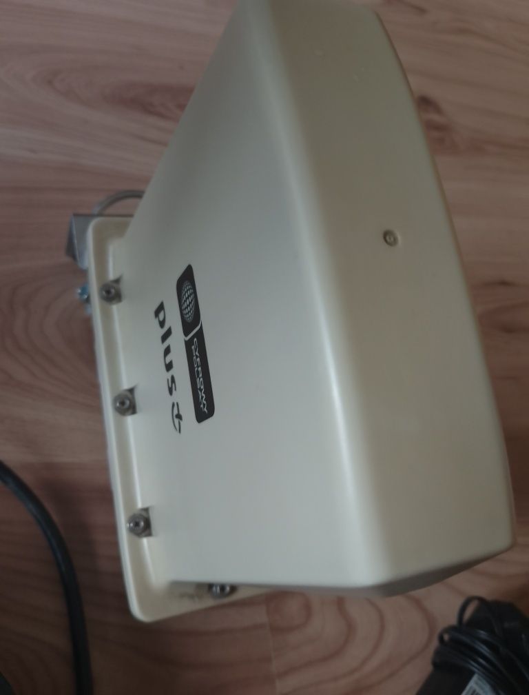Rutera, antena zestaw do odbioru internetu z karty SIM.