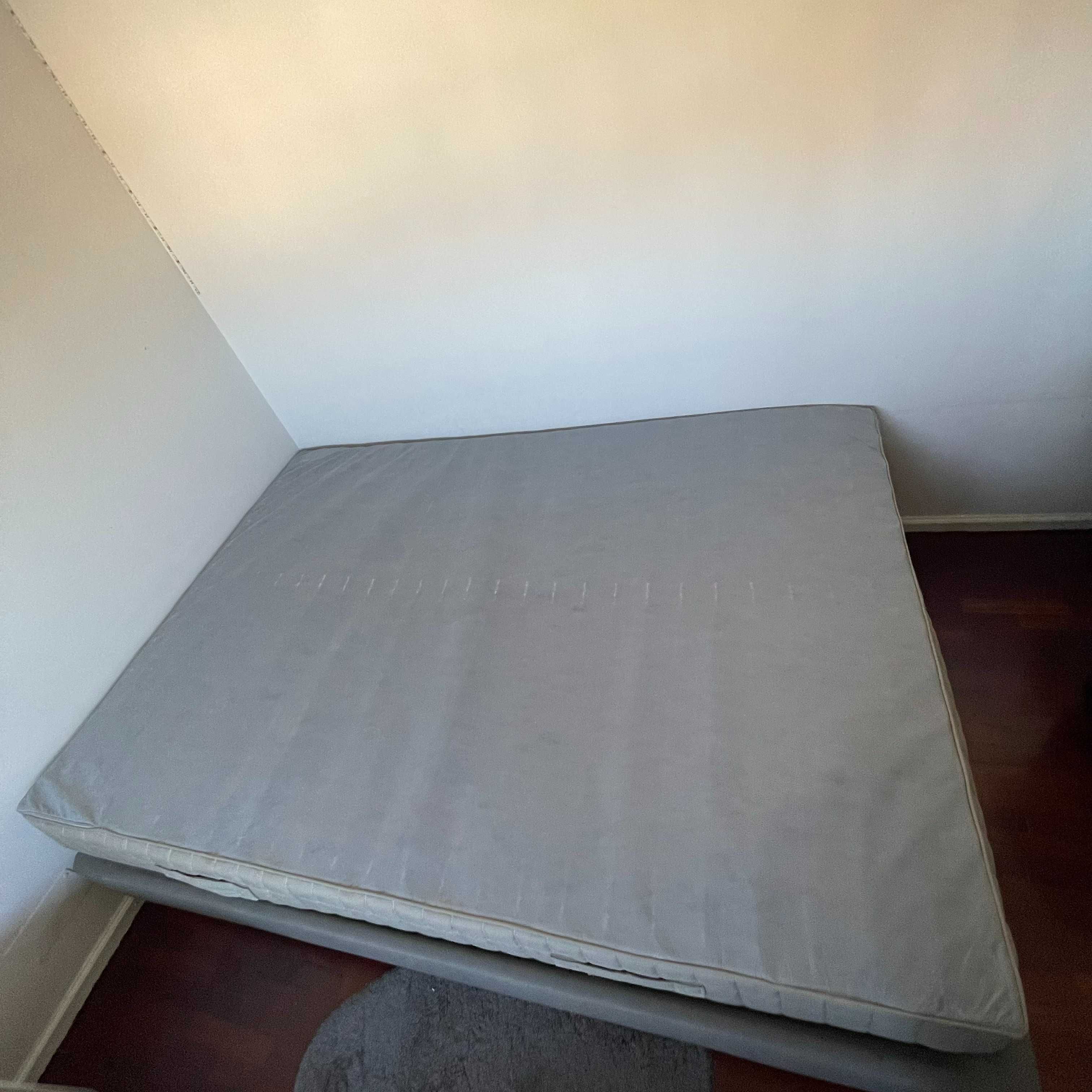 Cama King Size (IKEA)