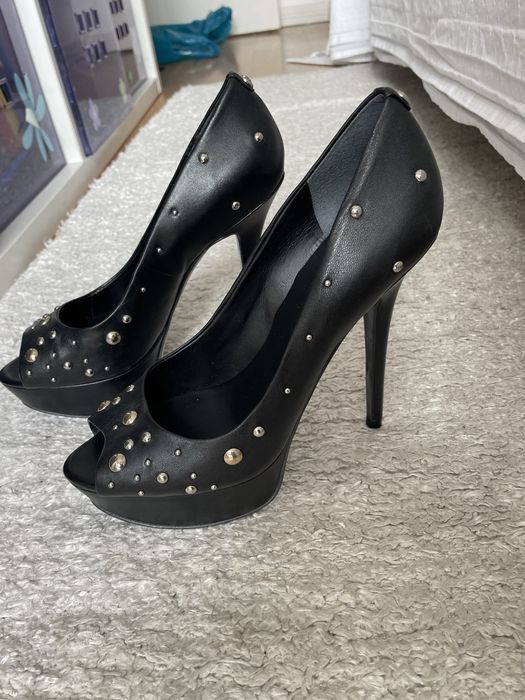 Sapato de pele da  Guess, preto, nº 38. Novo