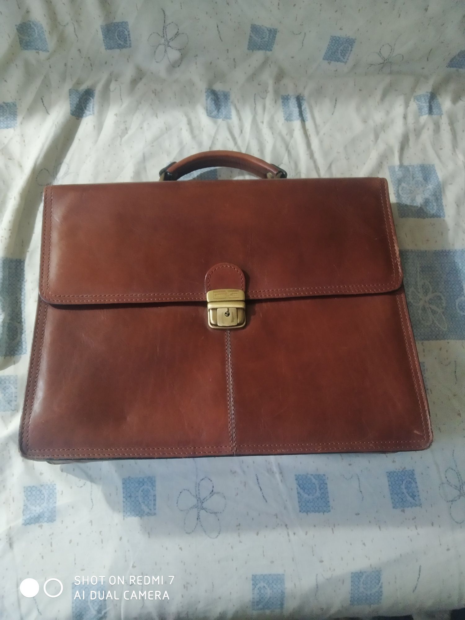 Продам шкіряну сумку,коричневого кольору ,дорогого бренду, Gianni Cont