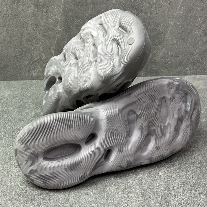 ОРИГІНАЛ 100% Тапочки шльопанці Adidas Yeezy IE4931
