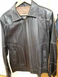 Продам шкіряну куртку коричневого кольору стан відмінний.