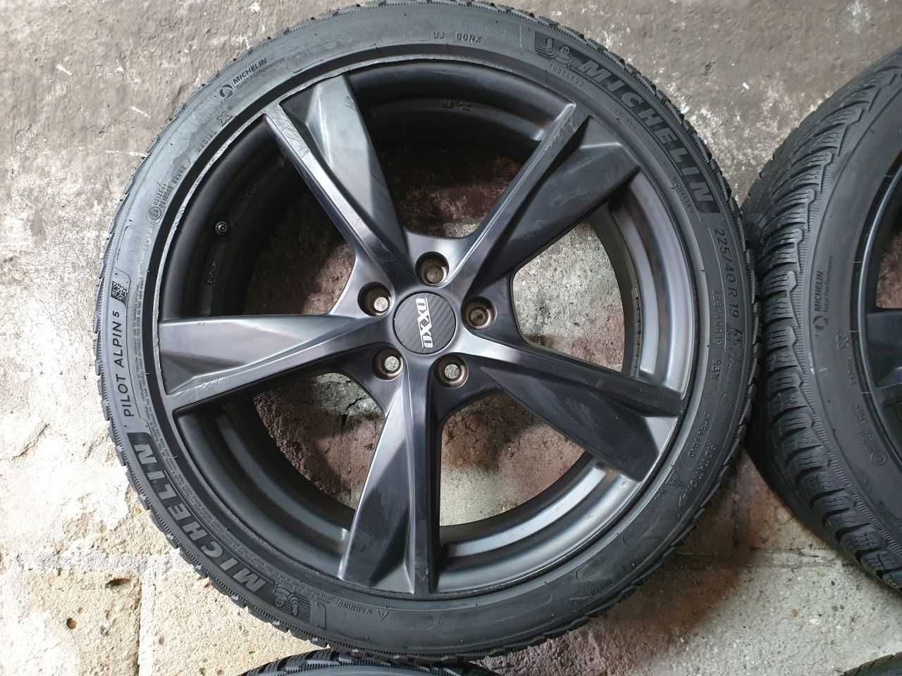 Felgi alu Oxxo R19 5x108 opony 225/40R19 Michelin 7,2mm 2021r