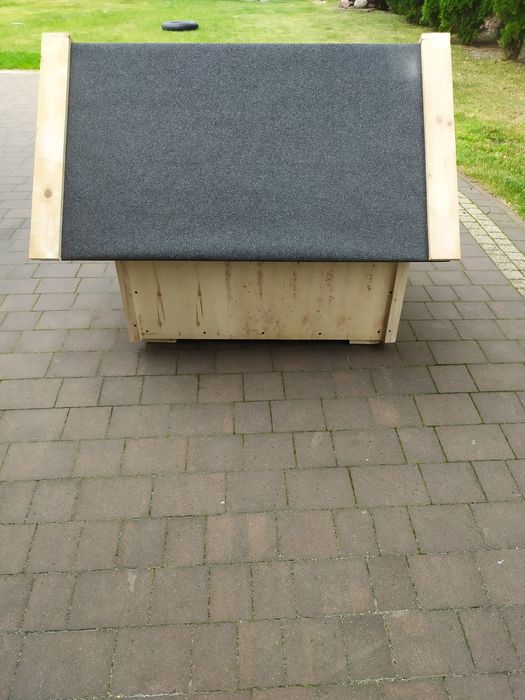 Buda dla psa, ocieplona .