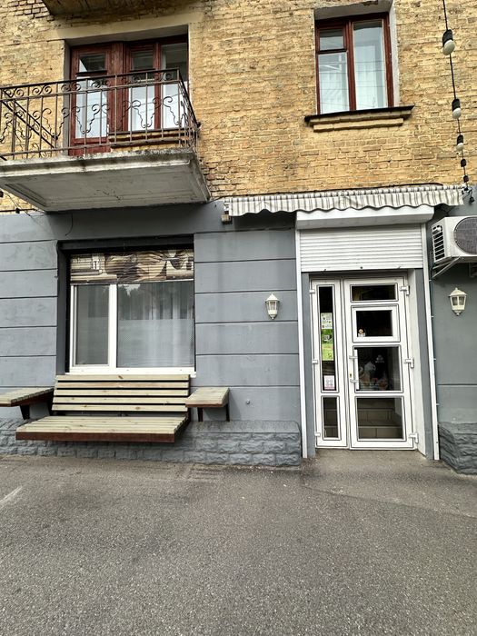 Приміщення 12м в центрі, вул. Полуботка/Пʼятницька.Фасад.