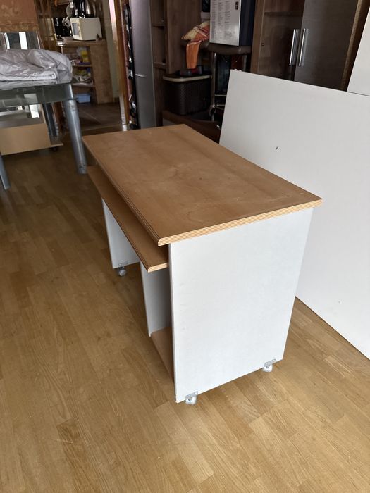 Компютерний стіл