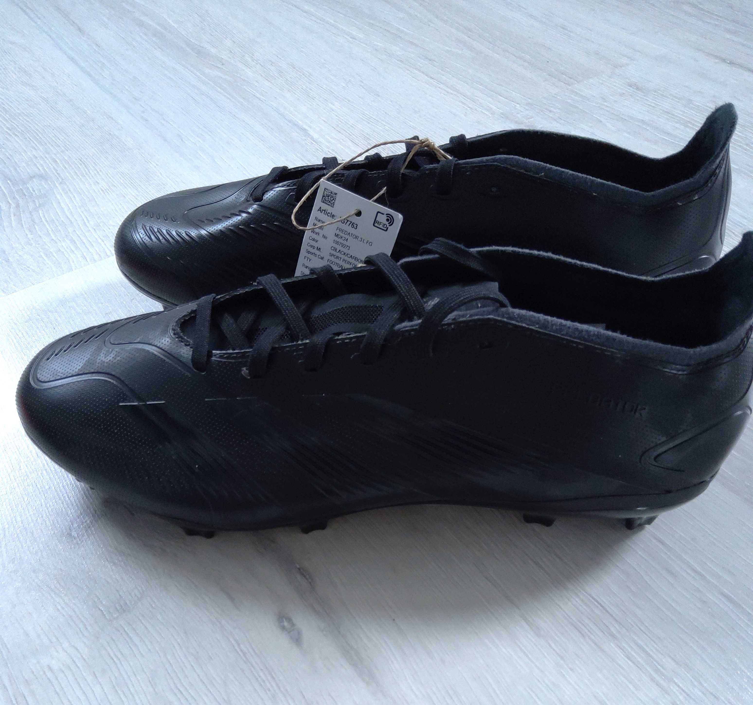 Korki buty piłkarskie Adidas Predator 3 L FG r. 42 2/3 IG7763