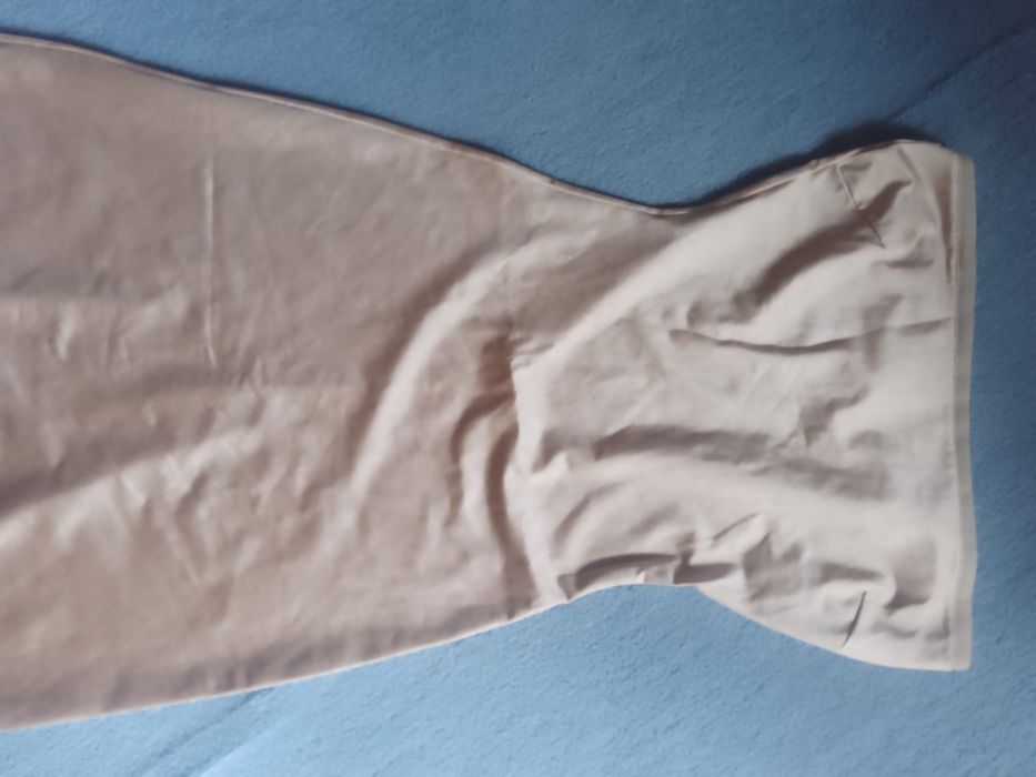 Утягивающее белье бежевое spanx m