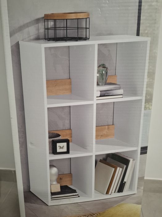 Nowy regał nigdy nie rozpakowany