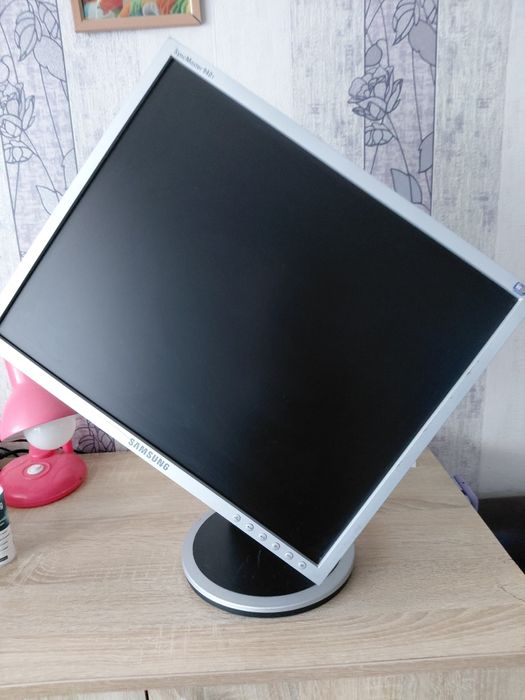 Монітор Samsung SuncMaster 940t 
Монитор Samsung SyncMaster 940T / 19'
