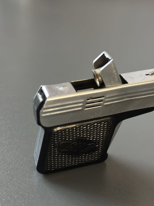 Зажигалка в виде пистолета ссср