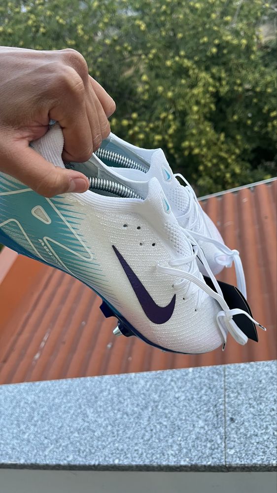 Chuteira Nike mercurial