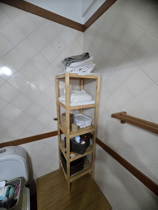 Estante de madeira Ikea