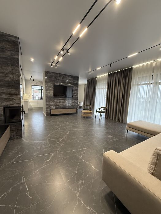 Будинок з газом в Стоянці! Закрите котеджне містечко з озером!