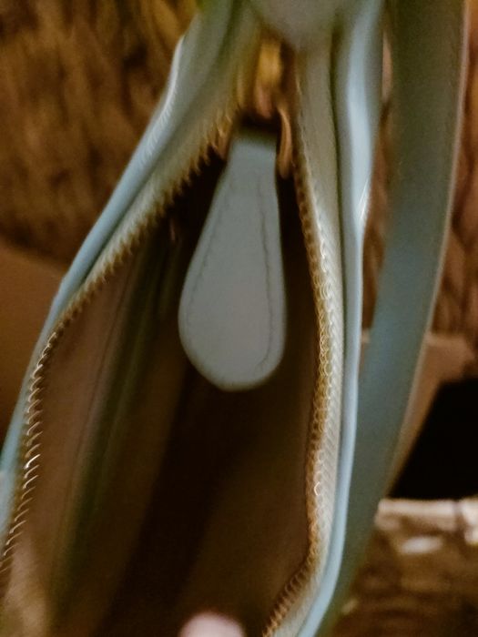 Niebieska torebka na ramię