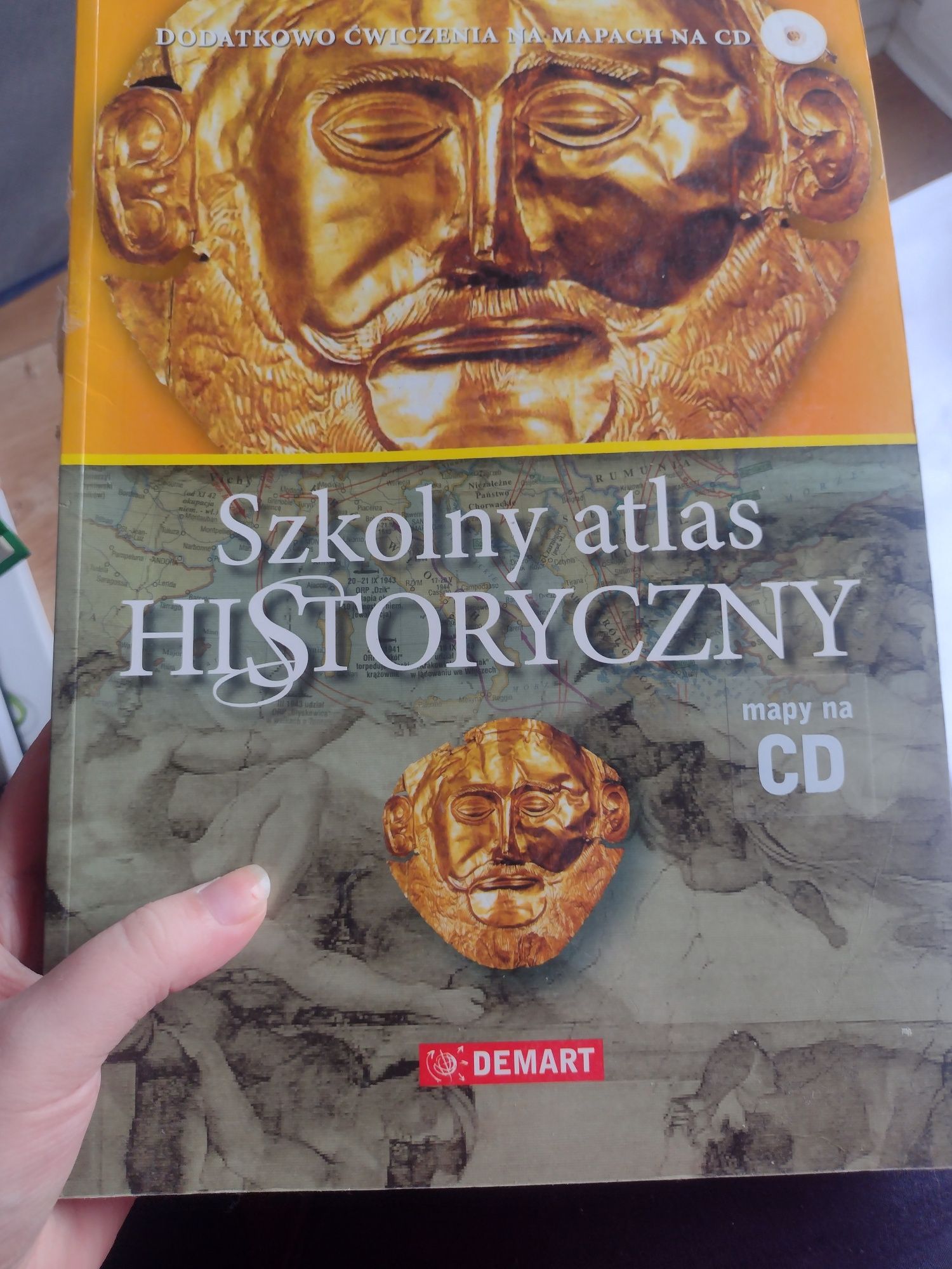 Szkolny atlas historyczny + CD