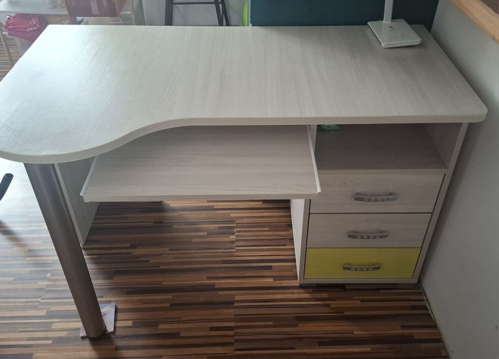 Biurko dla dziecka szuflady