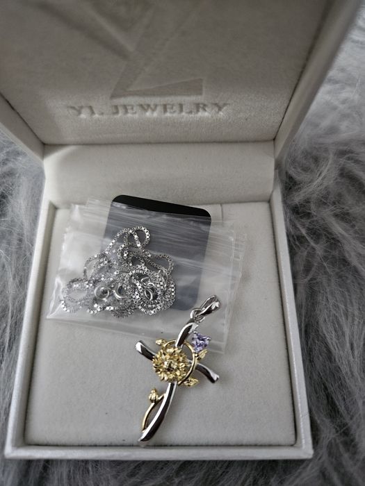 Srebrna przywieszka krzyżyk z łańcuszkiem YL Jewelry 925