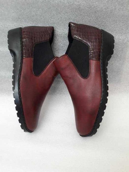 Шкіряні м'які утеплені черевики 39 р ідеальний стан
Rieker