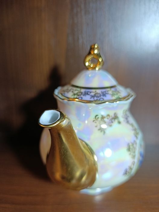 Чайник заварочний из фарфорового сервиза «Мадонна».