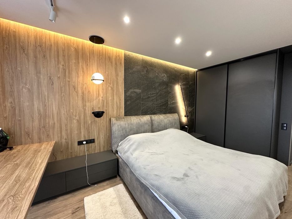 Продаж, 2 кімнатна квартира з дизайнерським ремонтом, Щасливе