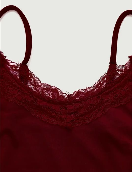 Топ на бретельках