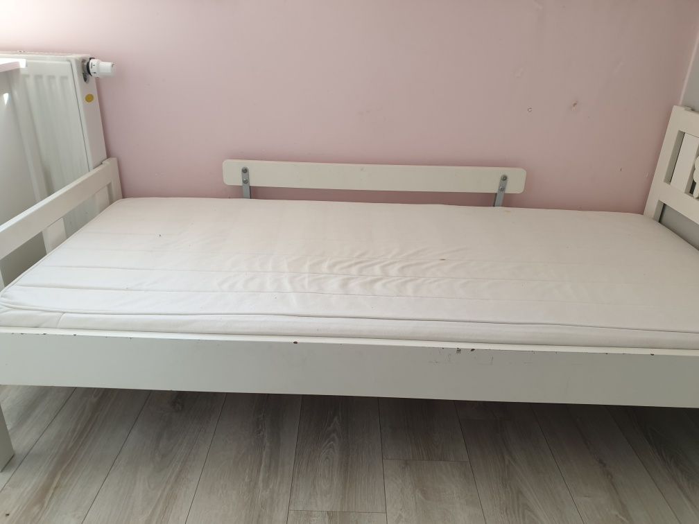 Łóżko łóżeczko do pokoju dziecka z barierką i materacem Ikea 160x70