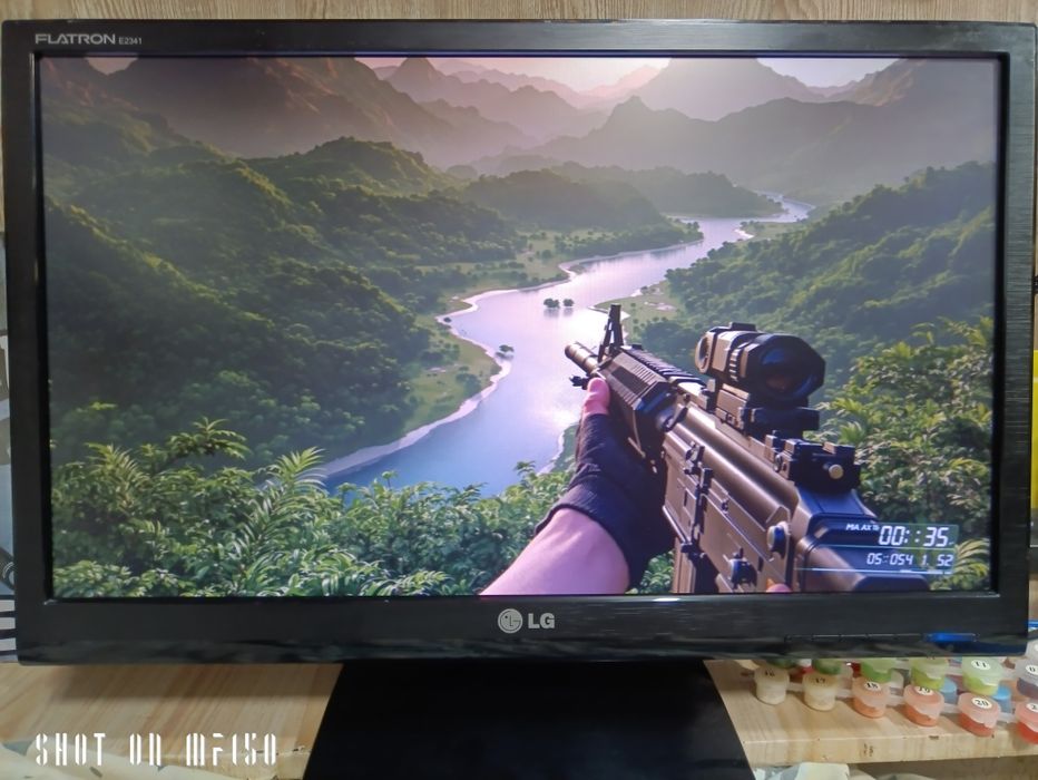 Продам великий широкоформатний монітор LG E2341T-BN. 23."