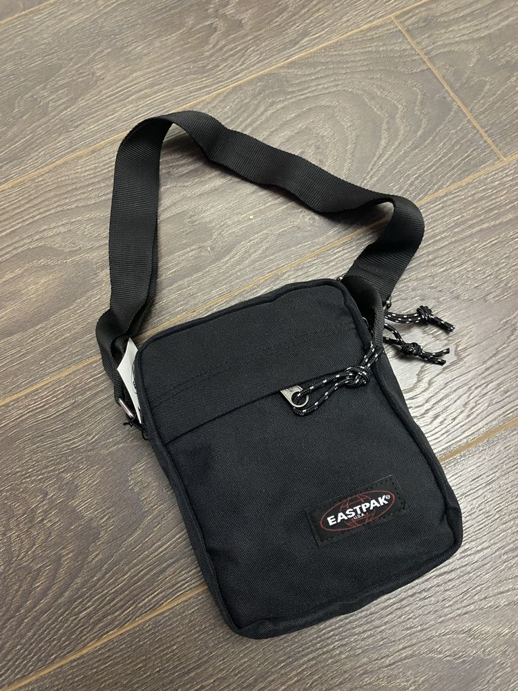 Мессенджер Eastpack сумка, через плече